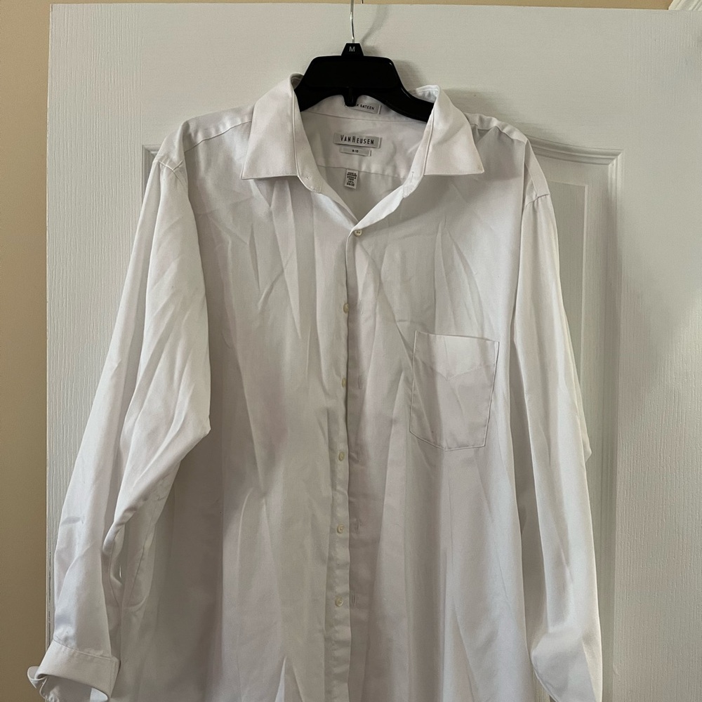 EUC Van Heusen dress shirt